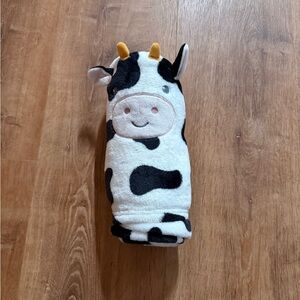 NWT Kids Cow Blanket